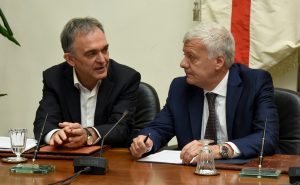 r07-2016 - Rossi - Firma con ministro Galletti 102